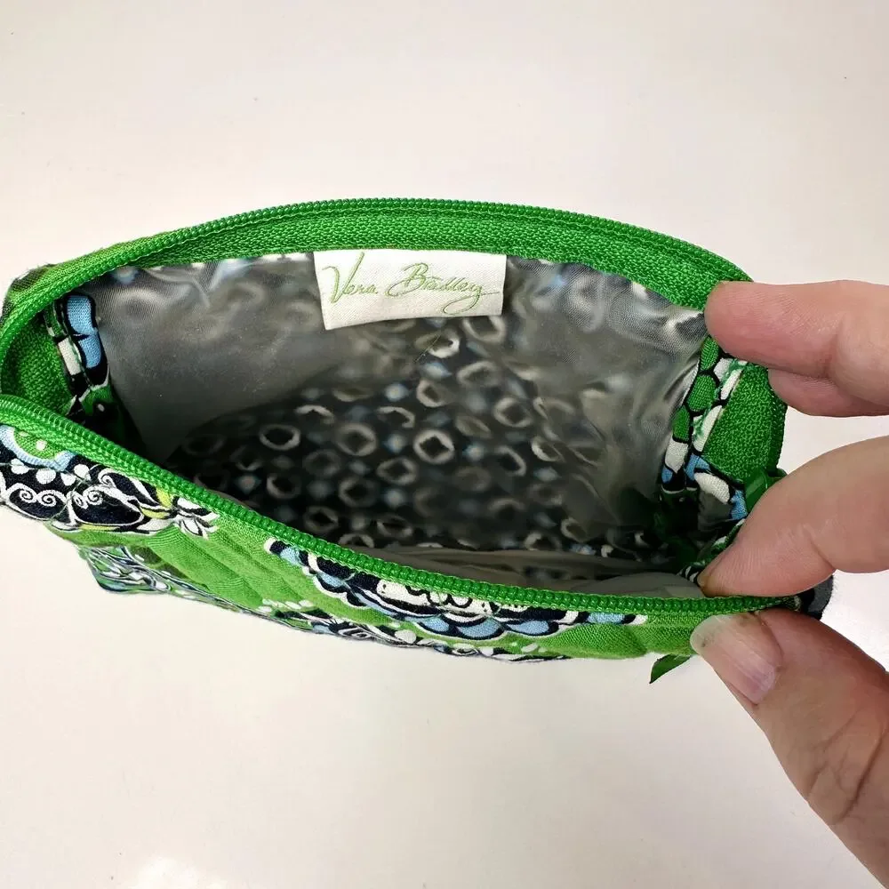 Vera Bradley Womens Green Cupcake Zip Top Wristlet Wallet Retired Pattern Pouch - Picture 2 of 4